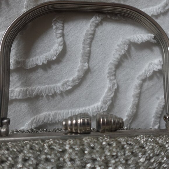 Vintage Italian Made hard shell mini bag in Silver knit - Picture 4 of 9